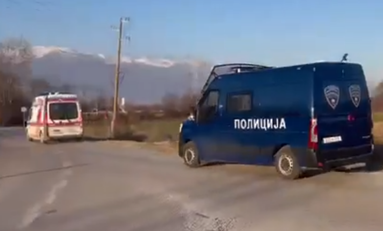 Raportohet për dy të vrarë në fshatin shqiptar në RMV, shkak vendparkimi