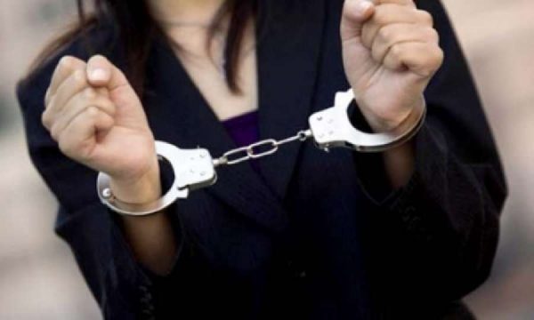 Arrestohet një grua në Prishtinë, e sulmoi vajzën e saj