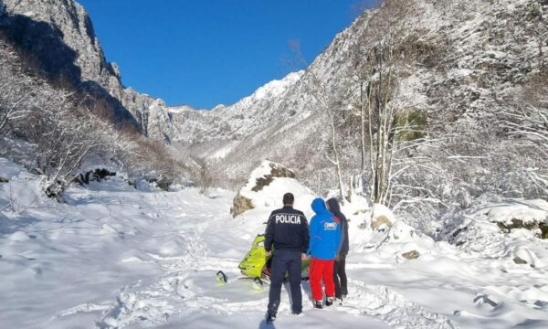 Tre turistë nga Kosova bllokohen nga bora në Valbonë, shpëtohen nga Policia shqiptare dhe Emergjencat Civile të Kosovës