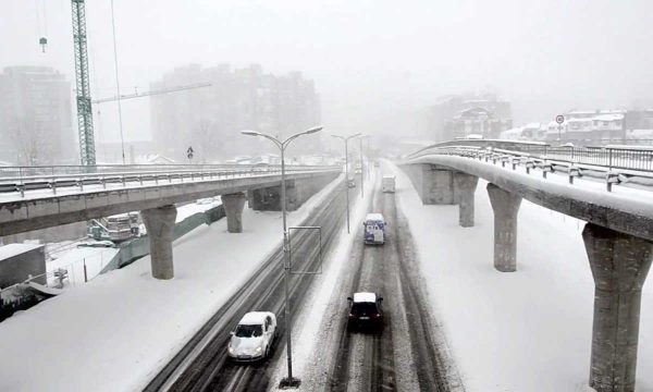 Reshjet e borës, kjo është gjendja e rrugëve