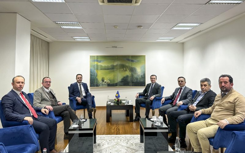 Kurti e Konjufca takojnë opozitën shqiptare të Maqedonisë së Veriut, marrin propozimin për president nga radhët e shqiptarëve