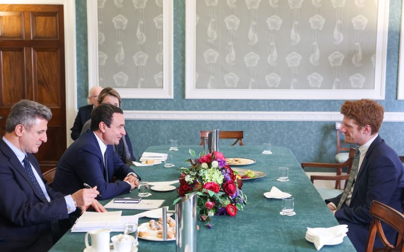 Kryeministri Kurti takohet me liderin e opozitës në Irlandën Veriore, tregohen detajet e takimit