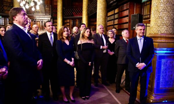 Festa e pavarësisë në Londër, marrin pjesë edhe Kryeministri Kurti dhe ambasadori i ri britanik në Kosovë