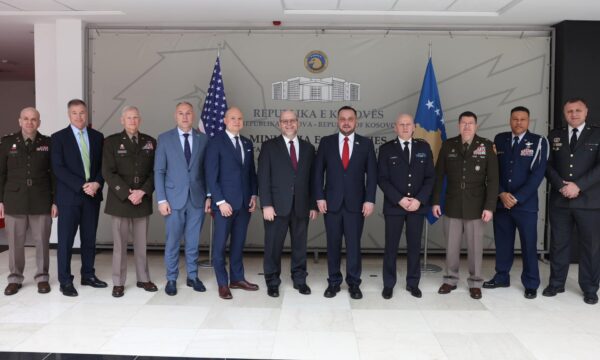 Konsultimet bilaterale me Kosovën në fushën e mbrojtjes, SHBA vlerëson arritjet e bëra nga FSK në fazën II të tranzicionit