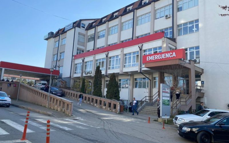 Opozita e shqetësuar me gjendjen e shëndetësisë në Kosovë: Tri vjet dështim e ndërhyrje nëpër klinika