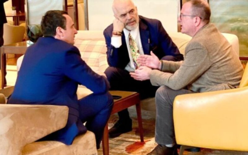 Taravari zbulon bisedat me dy kryeministrat shqiptarë, Ramën e Kurtin