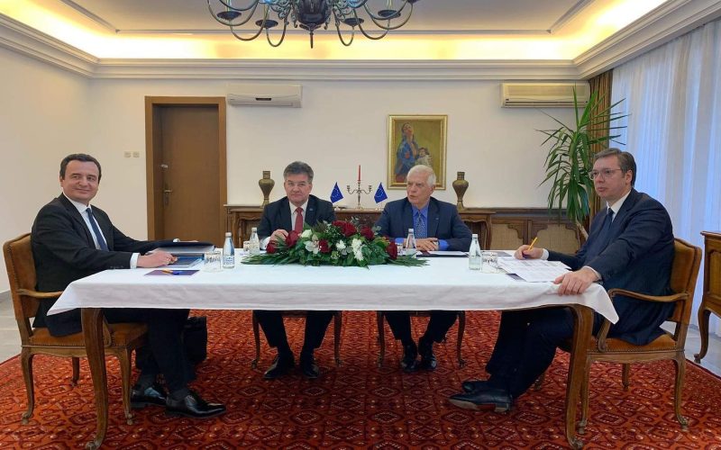 Emisarët shtojnë presionin ndaj Kosovës dhe Serbisë, kërkohet zbatimi i marrëveshjes së Ohrit