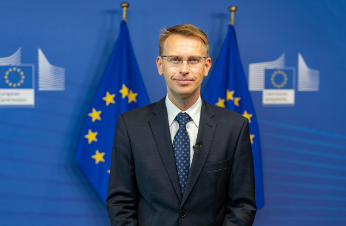 Stano: Kosova dhe Serbia nuk do përparojnë drejt BE-së, nëse s’i zbatojnë marrëveshjet