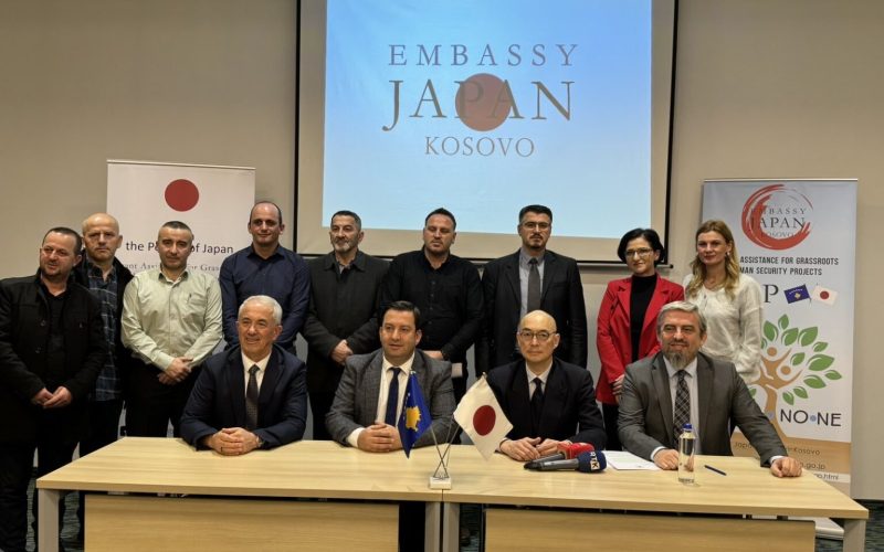 Nënshkruhen dy projekte grantesh mes Ambasadës japoneze dhe Dragashit e Mamushës
