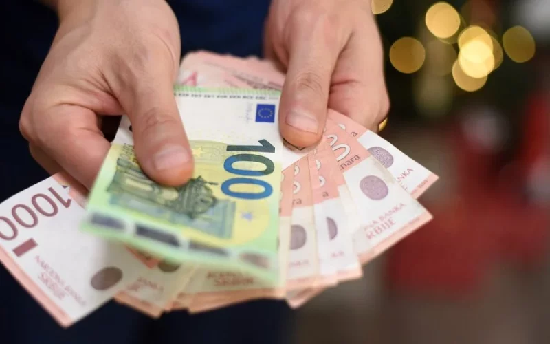 Pavarësisht ndalimit, dinari ende mjet pagese në veri të Kosovës – s’dihet sa zgjatë periudha e tranzicionit