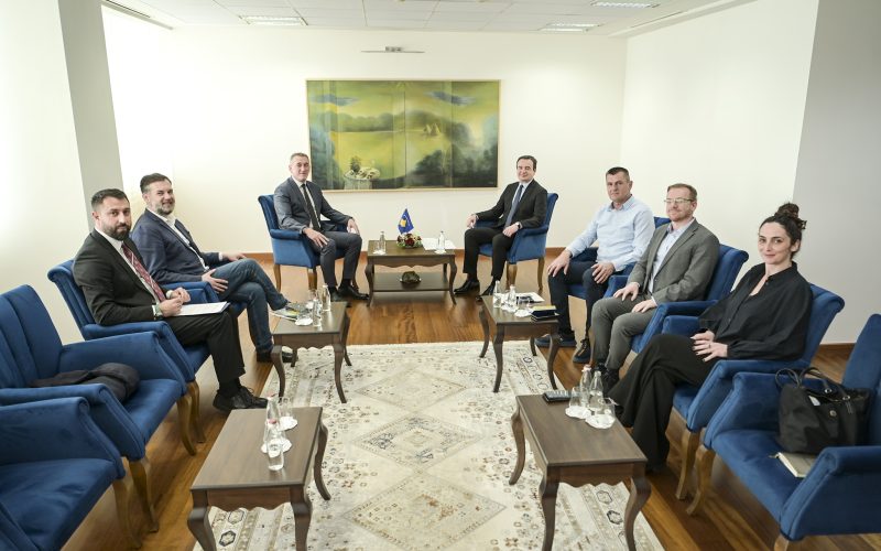 Kurti mbledh ministra e zëvendësministra, flet për zgjedhjet në veri dhe projektet në komunat me shumicë serbe