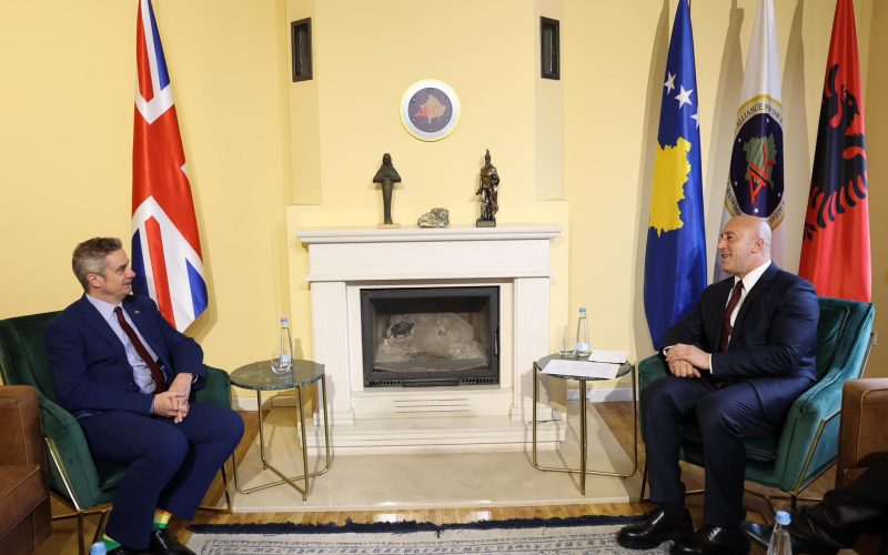Haradinaj takohet me ambasadorin e ri britanik: Kërkova mbështetjen e tyre për integrim në NATO
