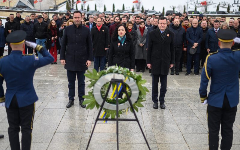 Osmani, Kurti e Konjufca nesër bëjnë homazhe në Prekaz