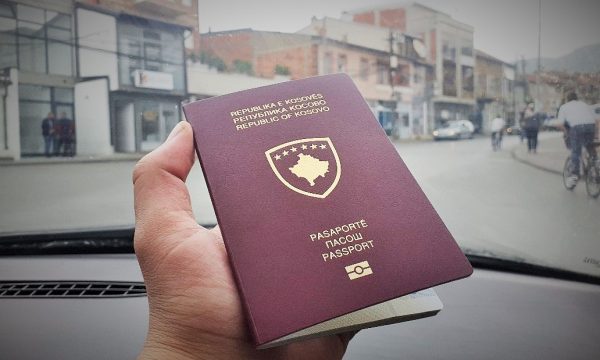 Sveçla: Nga 1 janari, rreth 124 mijë kërkesa për pasaporta