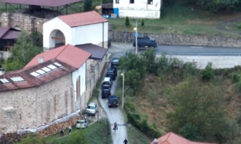 Policia zbulon mjete ushtarake në afërsi të Manastirit të Banjskës