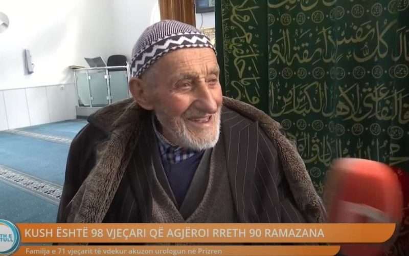 Kush është 98-vjeçari i cili thotë se agjëroi 91 muaj të Ramazanit?