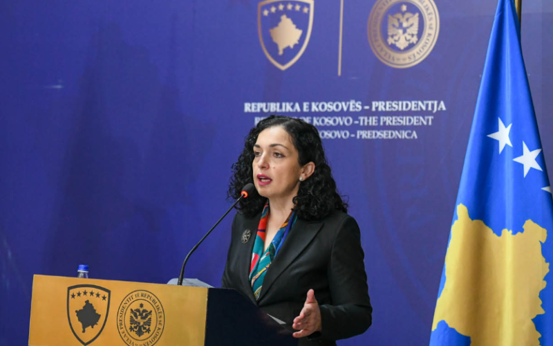 Presidentja Osmani për kërcënimet e Vuçiqit ndaj Kosovës: Do të dalë sërish i dështuar