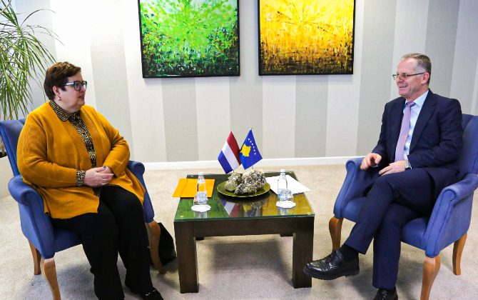 Bislimi takon ambasadoren e Holandës në Kosovë, flasin për zhvillimet e fundit me dialogun