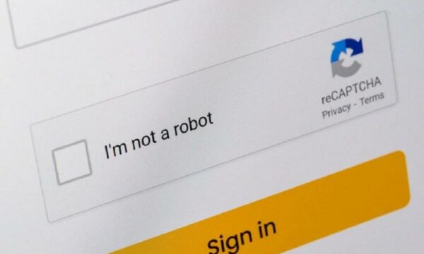 Çfarë ndodh kur klikoni “Unë nuk jam robot”?