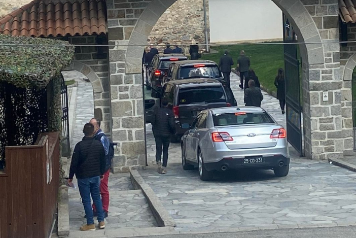 Escobar arrin në Manastirin e Deçanit
