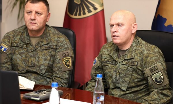 Jashari ia bën të qartë Grupit të Kontaktit: FSK e gatshme t’i dalë në mbrojtje Ukrainës
