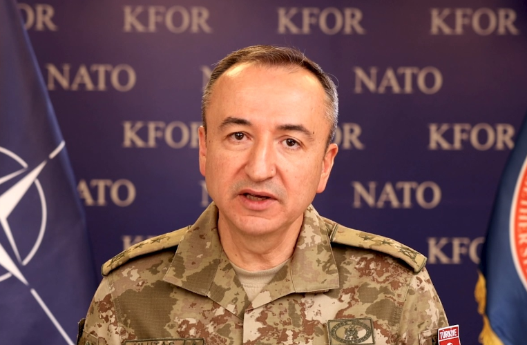 Gjenerali Ulutash nga selia e NATO-s: Vetëm zgjidhje politike mes Kosovës e Serbisë, ne mbështesim dialogun