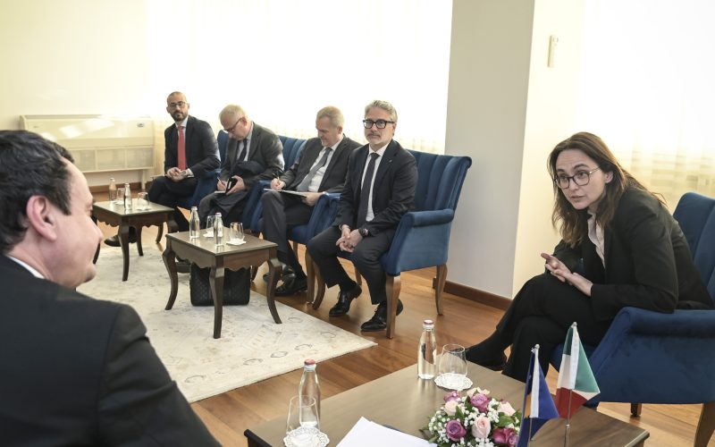 Kurti takon deputetët italianë, kërkon mbështetje për anëtarësimin e Kosovës në KiE