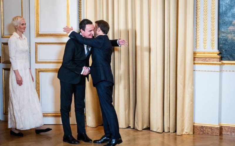 Macron telefonon Kurtin – bën thirrje për zbatimin e marrëveshjeve, përmend edhe Asociacionin