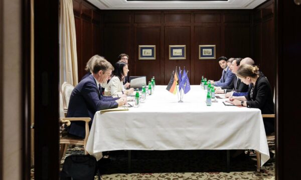 MPJ gjermane: Baerbock dhe Kurti biseduan rreth hapjes së rrugës së Kosovës për anëtarësim në KiE