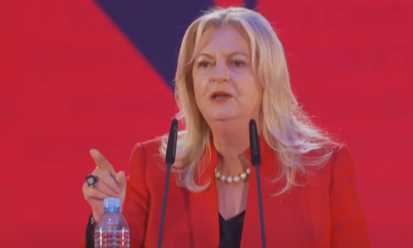 Edita Tahiri në konventën e partisë së Ilir Metës: Rama me Thaçin po e copëtonin Kosovën, Serbia ia ka vënë syrin Sazanit