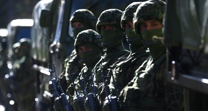 Ish-ushtarakët tregojnë synimet e Serbisë me rastin e testimit të armëve në kufi me Kosovën