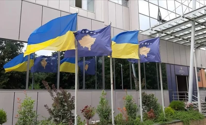 Kosova ndihmon Ukrainën me pajisje ushtarake, arrin atje pakoja e parë mbështetëse