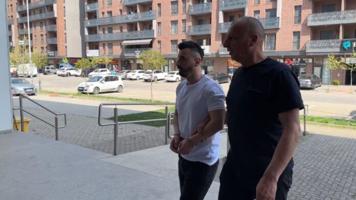 I dyshuari për vrasjen e ish-gruas së tij arrin në Gjykatën Themelore në Ferizaj