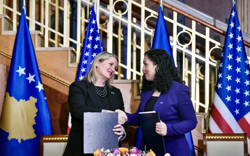 Nënsekretarja Allen në Kosovë, Departamenti Amerikan i Shtetit del me njoftimin për takimin e saj me Osmanin