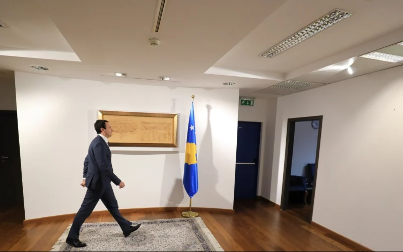 Nga “një hap larg” në “nuk dihet se kur”, devijimi i Kosovës dhe pasiguritë drejt KiE-së