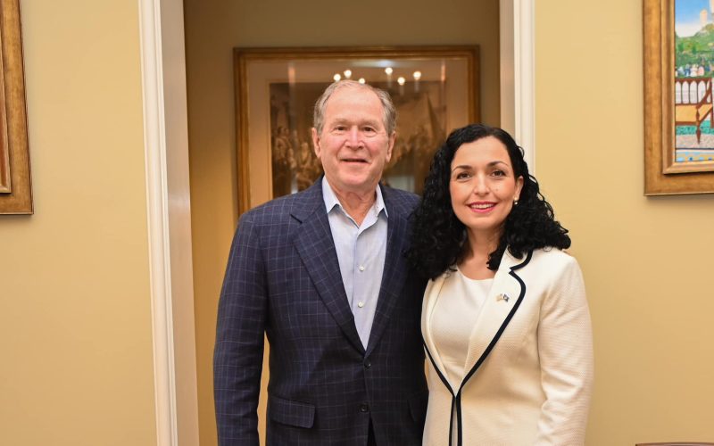 Osmani takohet me presidentin Bush: Ishte lajmëtari i Pavarësisë së Kosovës