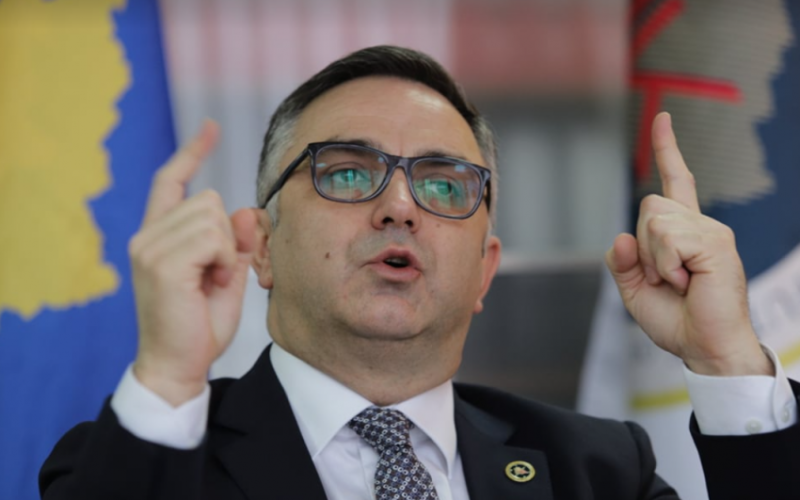 Tahiri: Për shkak të diplomacisë së dështuar të Kosovës po na kushtëzojnë KiE-n me Asociacion