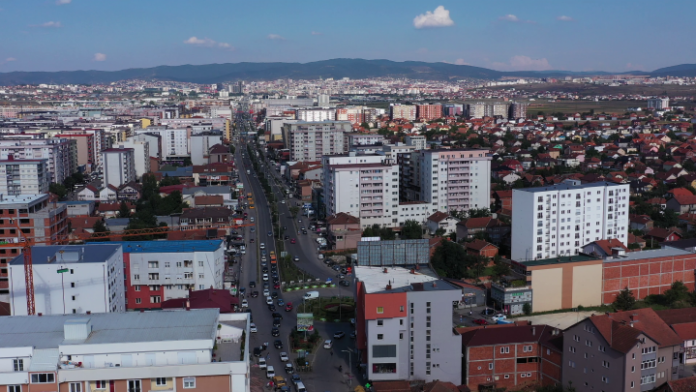 Burri që goditi burrin në kokë pasi nuk pranoi të kryente marrëdhënie seksuale, dyshohet se janë dajë e nip