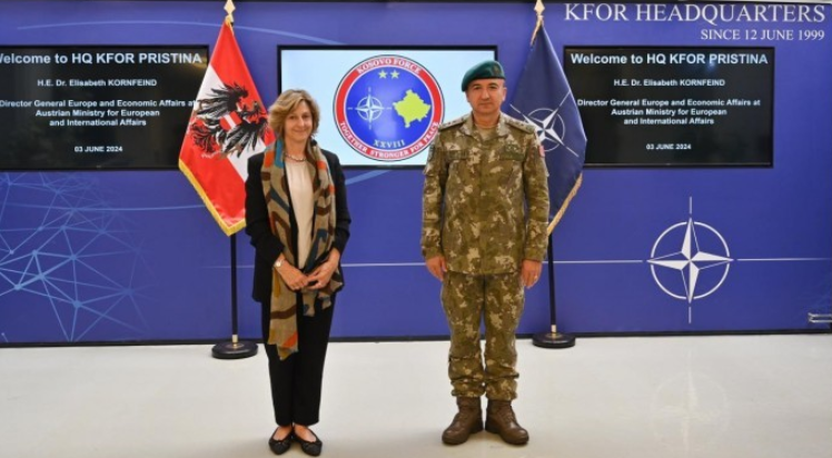 Komandanti i KFOR-it dhe Kornfeind diskutojnë për sigurinë në Kosovë