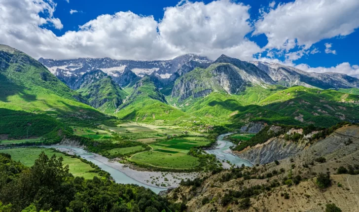 “Vanity Fair”: Udhëtim në vendet më autentike të Shqipërisë